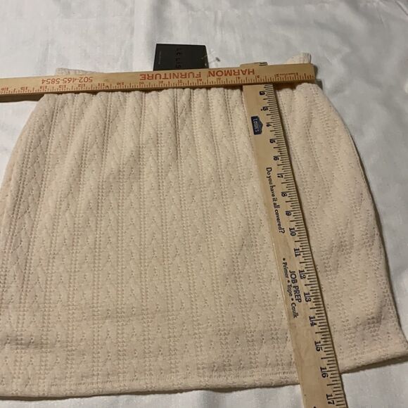 Lelia Collection Mini skirt and cropped drawstring tank top - Picture 5 of 11